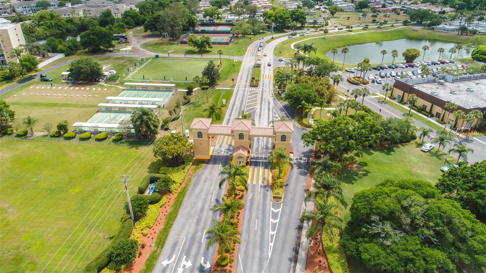 1231 CORINTH GREENS DR, SUN CITY CENTER, FL, 33573