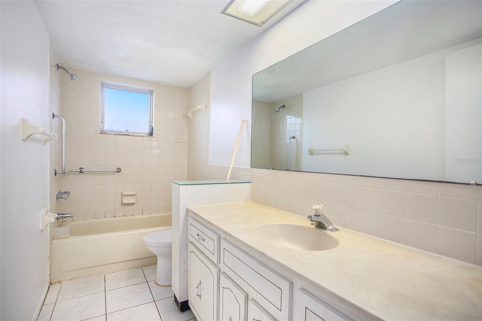 8020 LAUREL VISTA LOOP, PORT RICHEY, FL, 34668