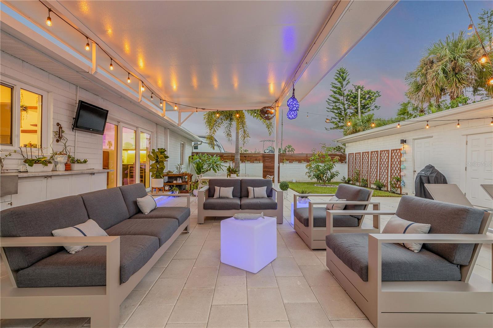 905 N PENINSULA AVE, NEW SMYRNA BEACH, FL, 32169