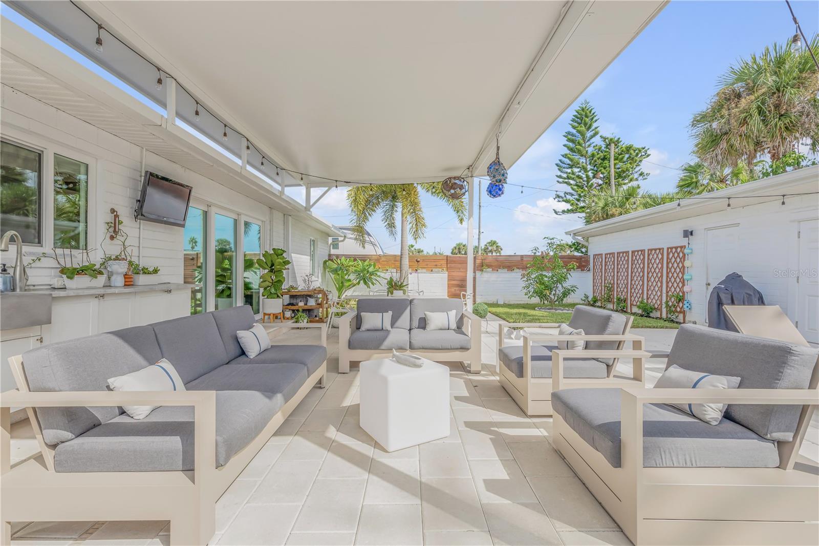 905 N PENINSULA AVE, NEW SMYRNA BEACH, FL, 32169