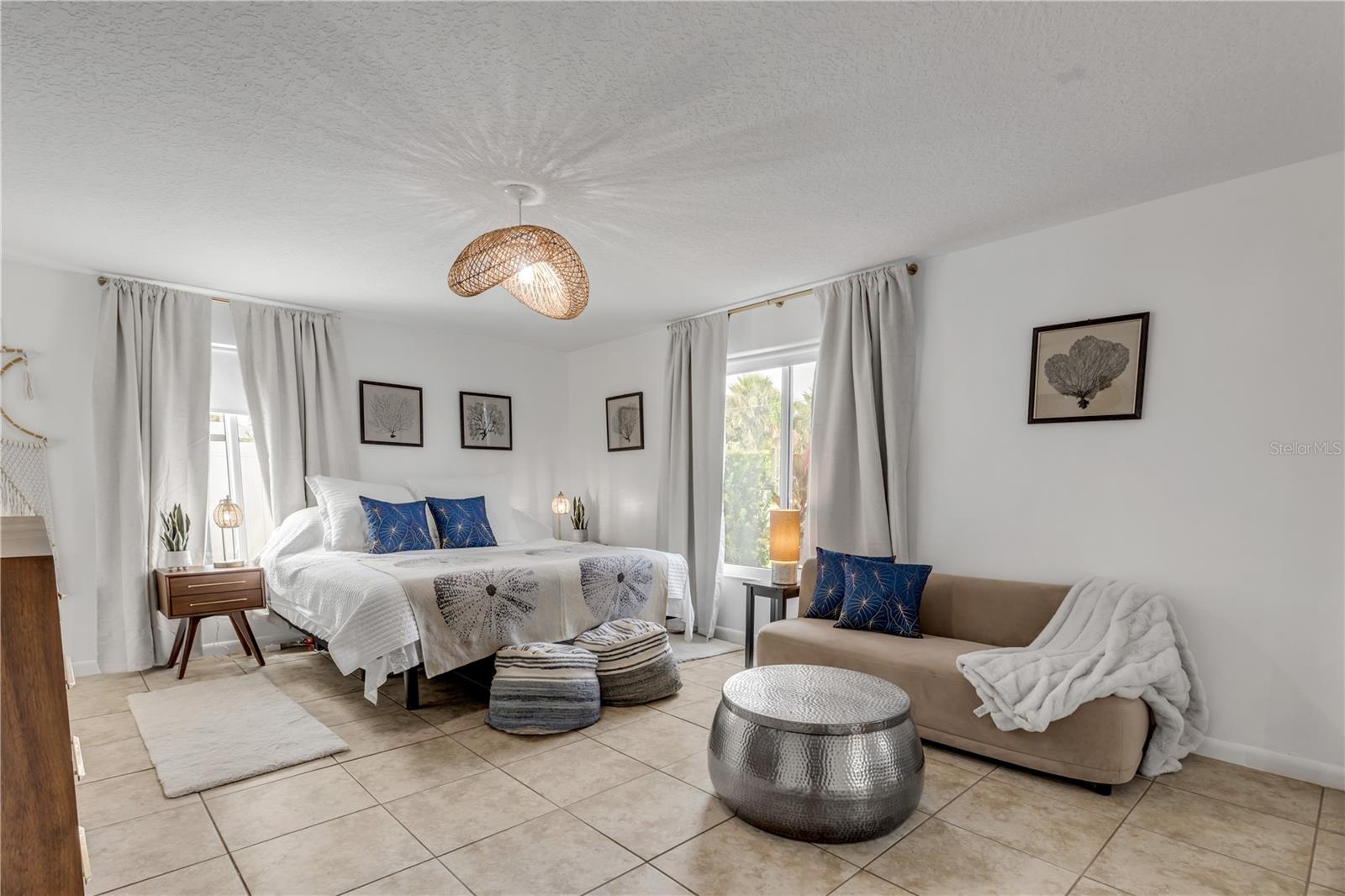 905 N PENINSULA AVE, NEW SMYRNA BEACH, FL, 32169