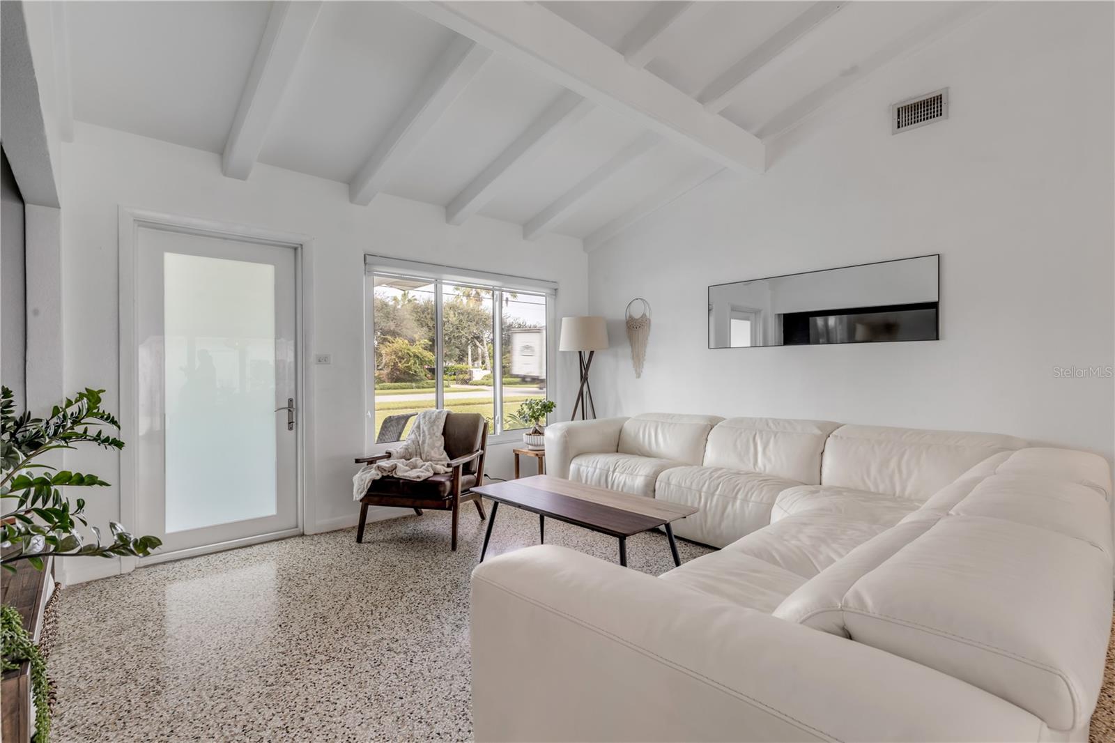 905 N PENINSULA AVE, NEW SMYRNA BEACH, FL, 32169