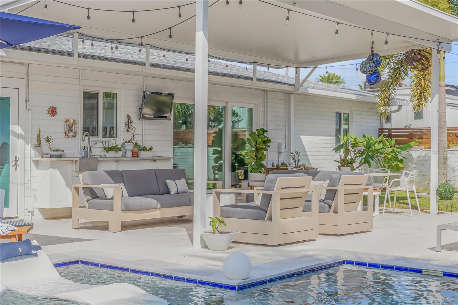 905 N PENINSULA AVE, NEW SMYRNA BEACH, FL, 32169