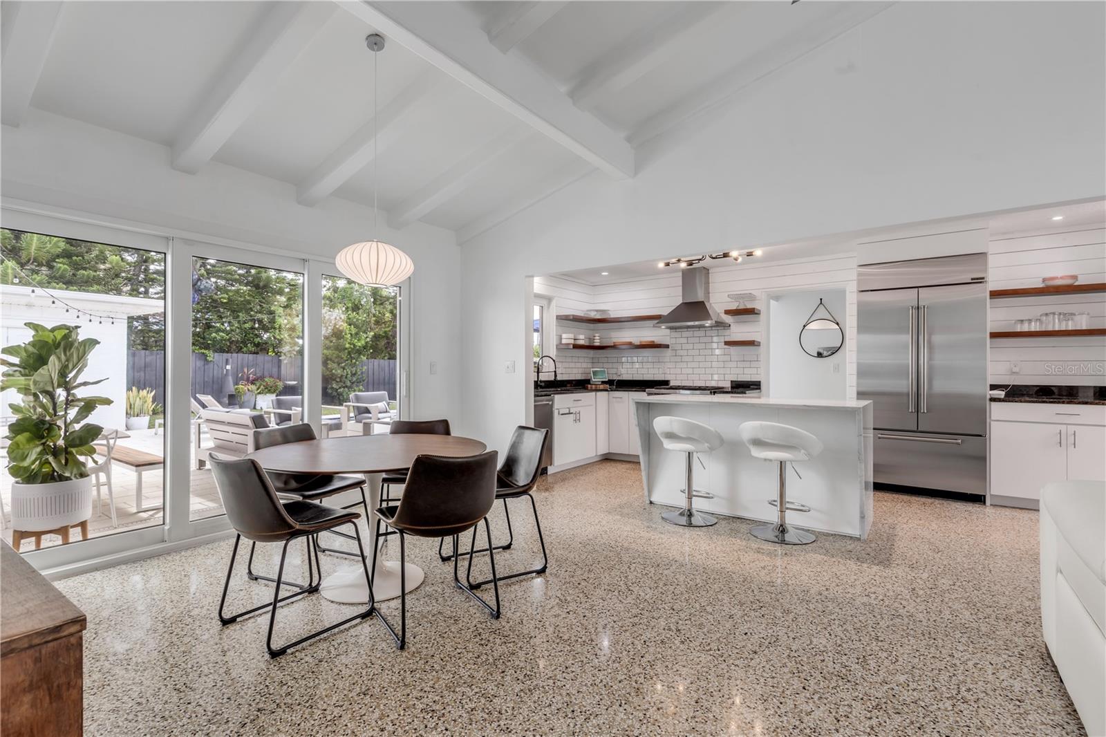 905 N PENINSULA AVE, NEW SMYRNA BEACH, FL, 32169