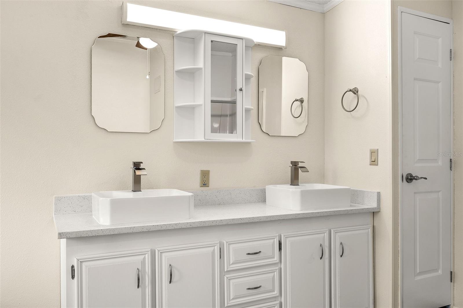 8701 SILVER TRL, LEESBURG, FL, 34788