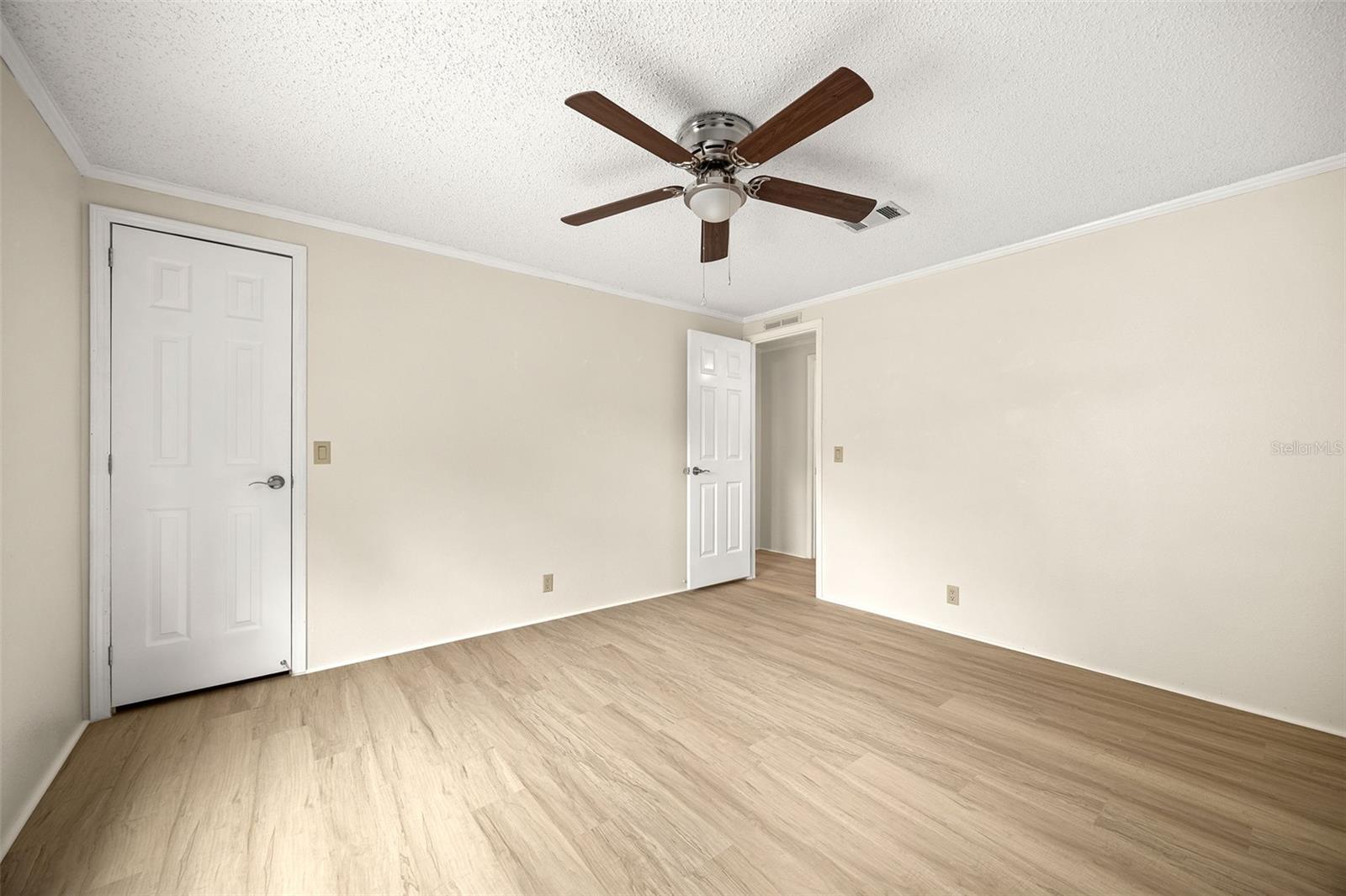 8701 SILVER TRL, LEESBURG, FL, 34788