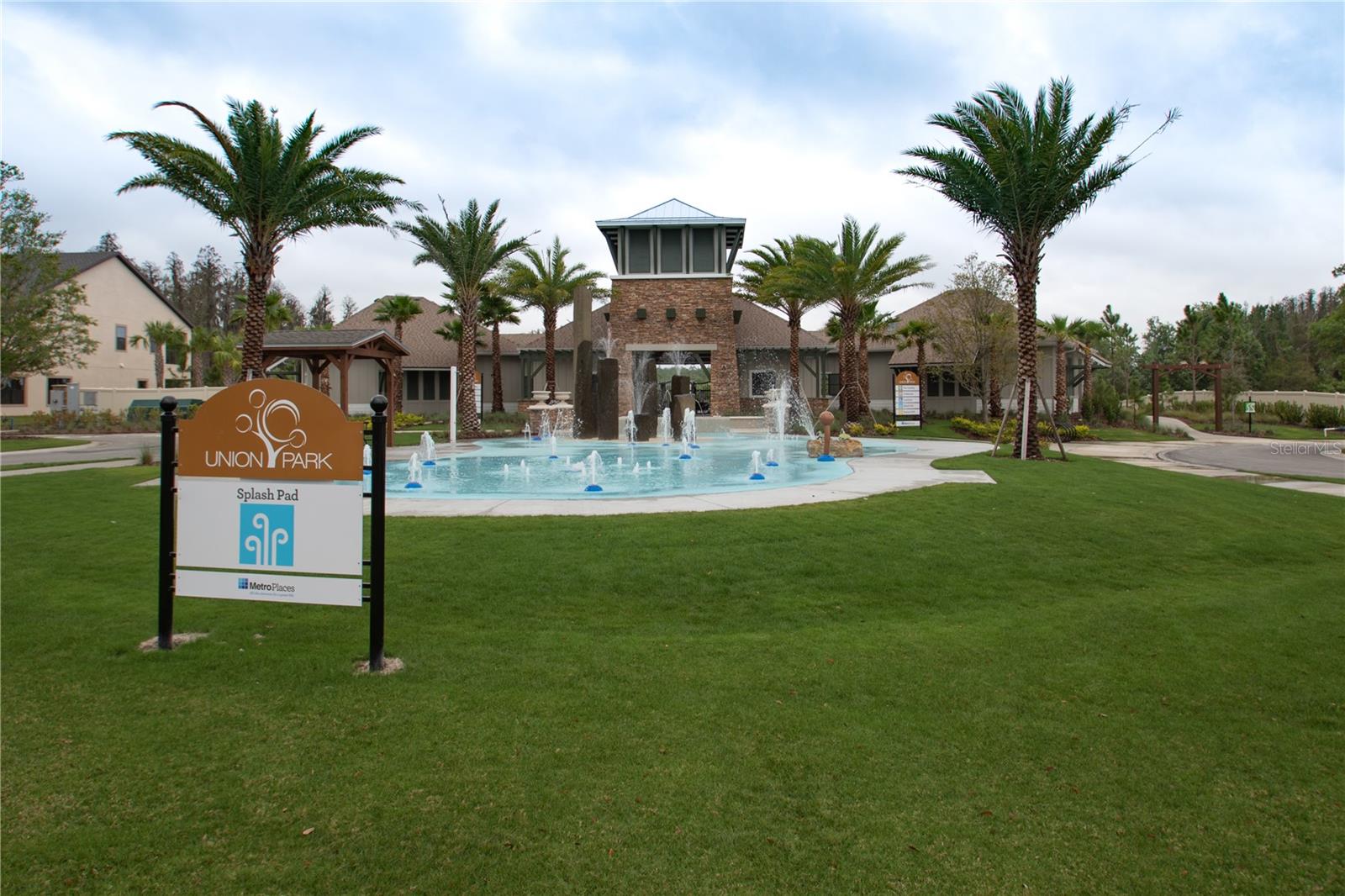 1523 GLEN GROVE LOOP, WESLEY CHAPEL, FL, 33543