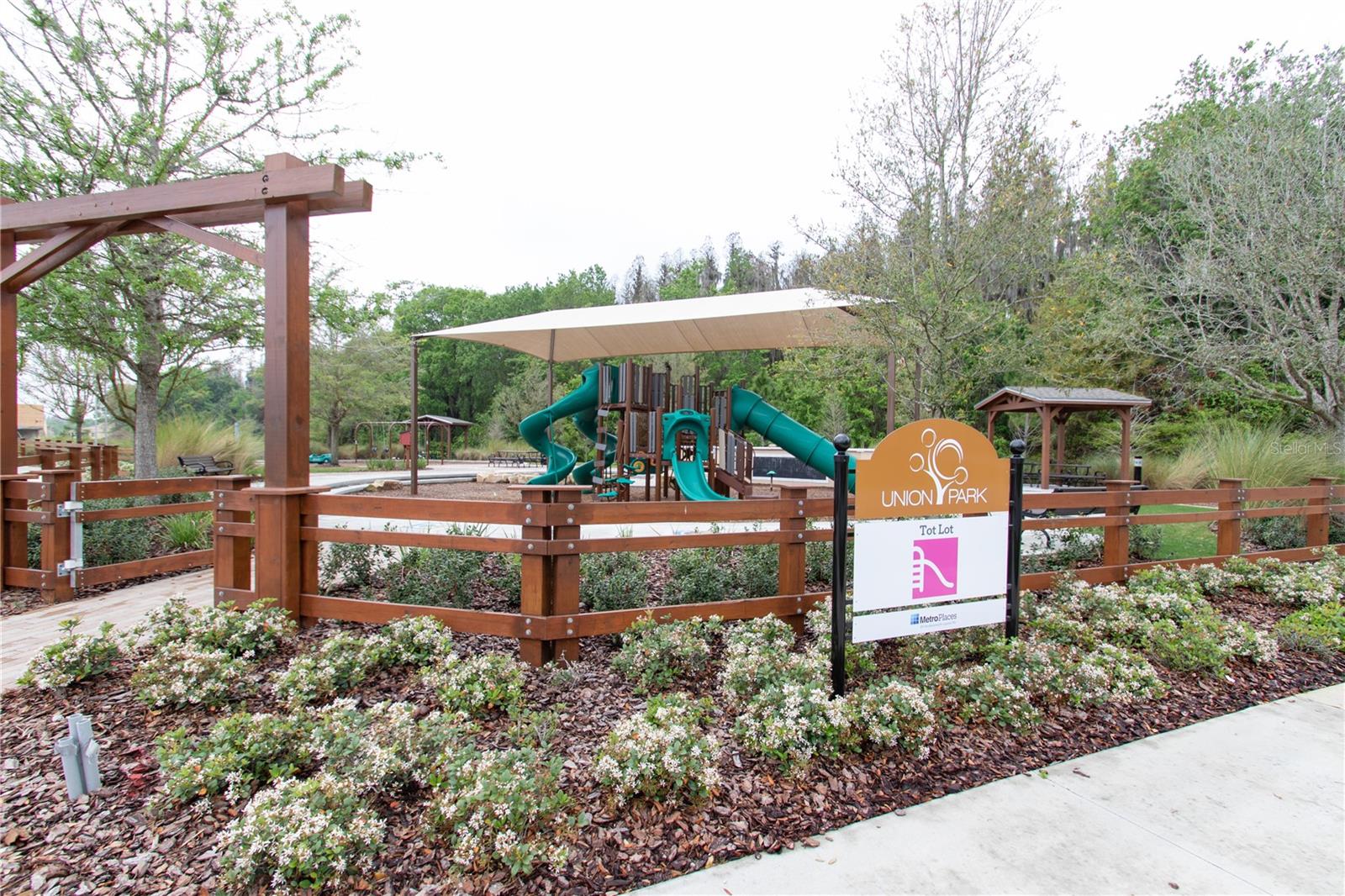 1523 GLEN GROVE LOOP, WESLEY CHAPEL, FL, 33543