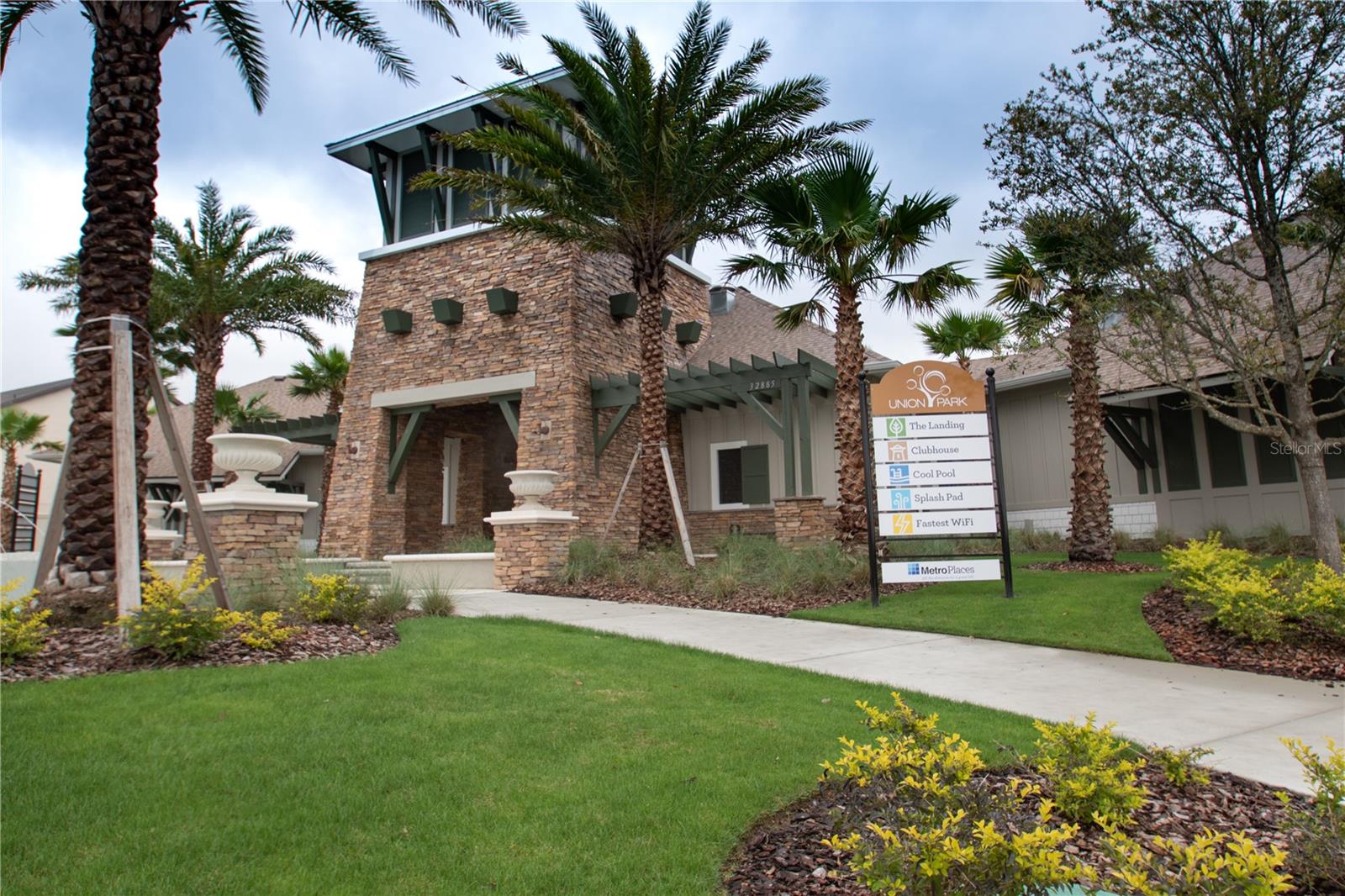 1523 GLEN GROVE LOOP, WESLEY CHAPEL, FL, 33543