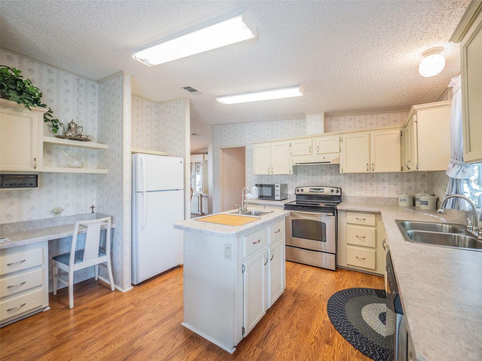 34811 BARGER COURT, LEESBURG, FL, 34788