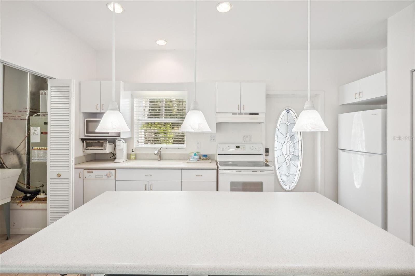 6462 BEECHWOOD AVE, SARASOTA, FL, 34231