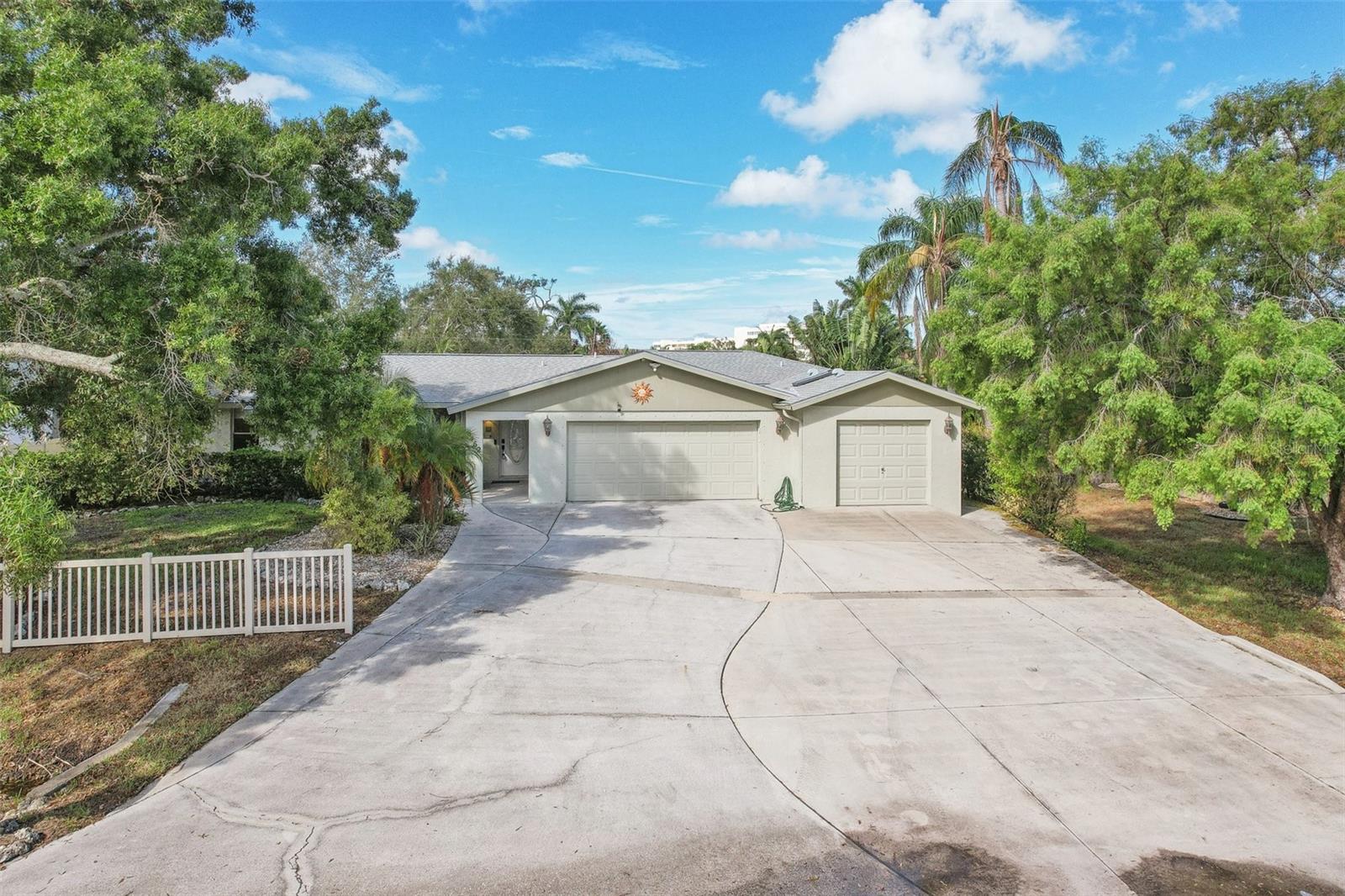 6462 BEECHWOOD AVE, SARASOTA, FL, 34231