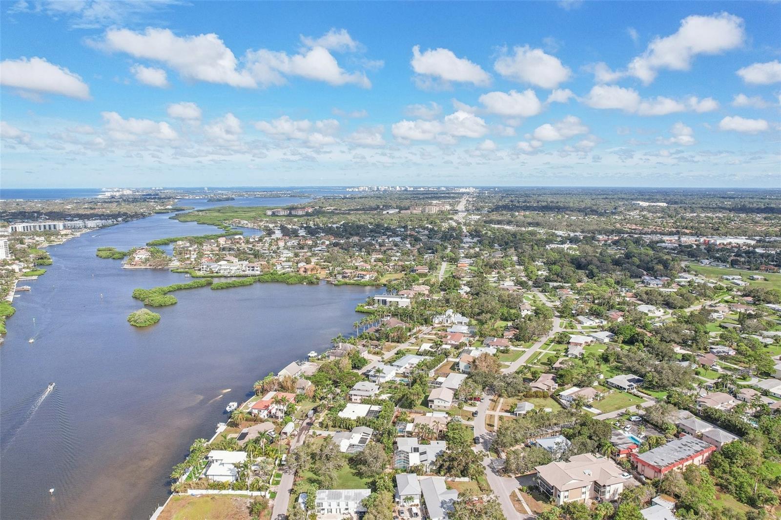6462 BEECHWOOD AVE, SARASOTA, FL, 34231