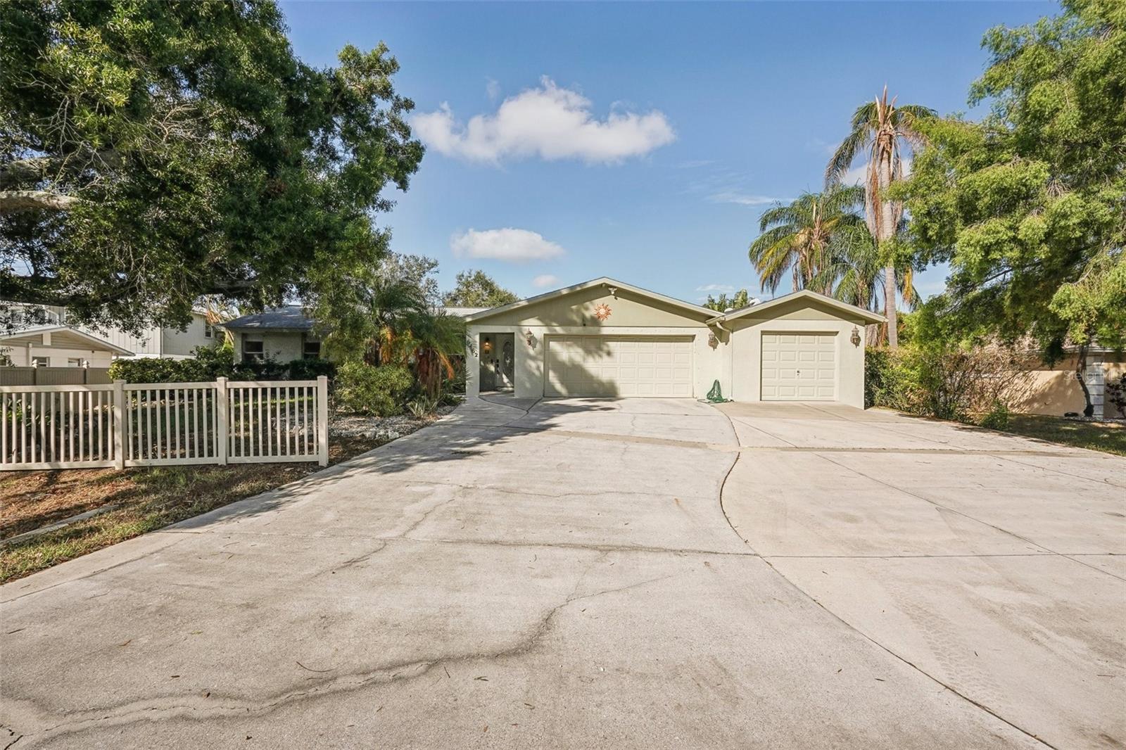 6462 BEECHWOOD AVE, SARASOTA, FL, 34231