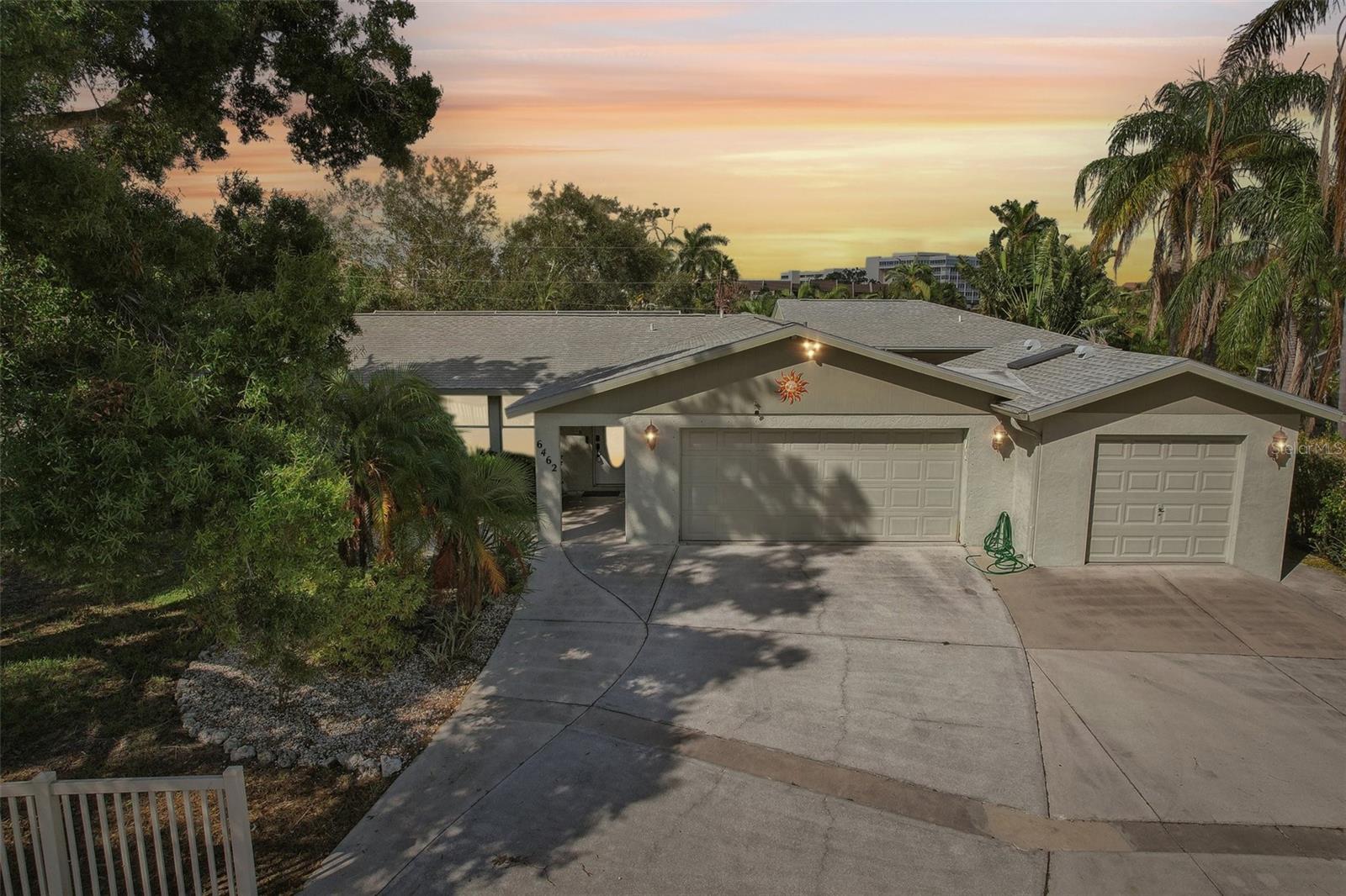 6462 BEECHWOOD AVE, SARASOTA, FL, 34231