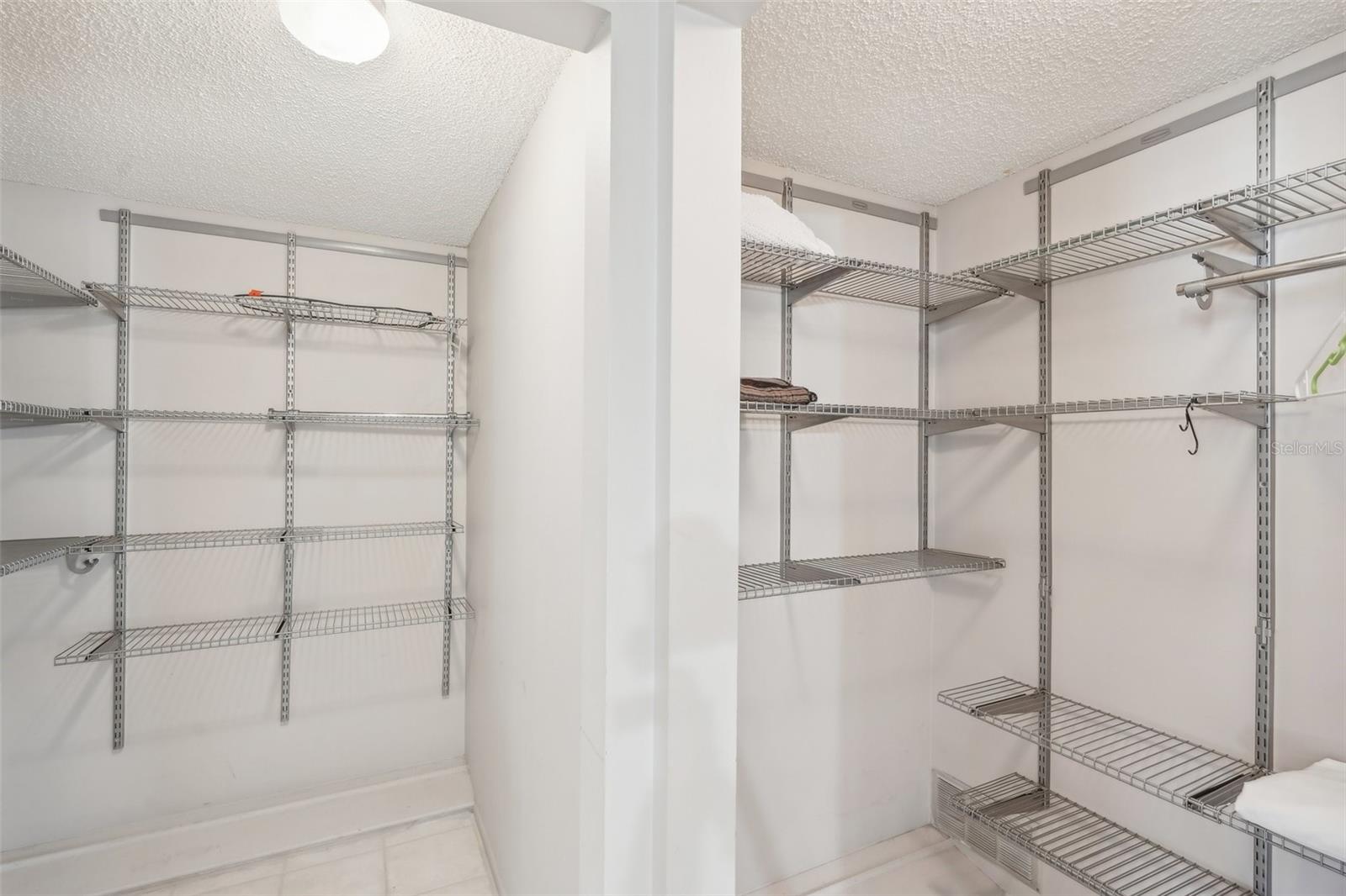 6462 BEECHWOOD AVE, SARASOTA, FL, 34231