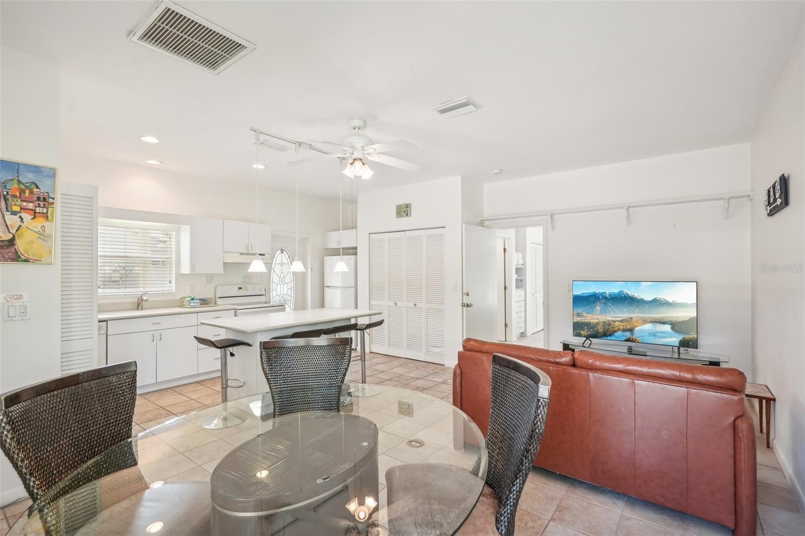 6462 BEECHWOOD AVE, SARASOTA, FL, 34231