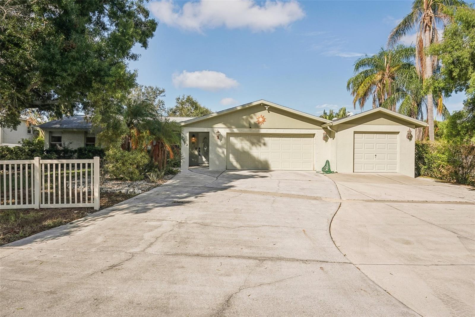 6462 BEECHWOOD AVE, SARASOTA, FL, 34231