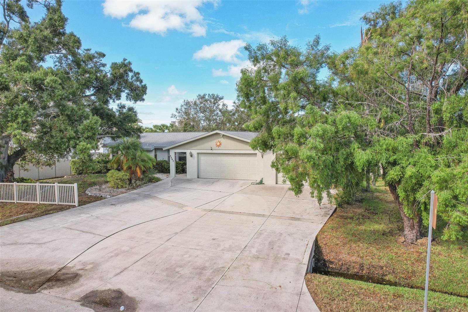 6462 BEECHWOOD AVE, SARASOTA, FL, 34231
