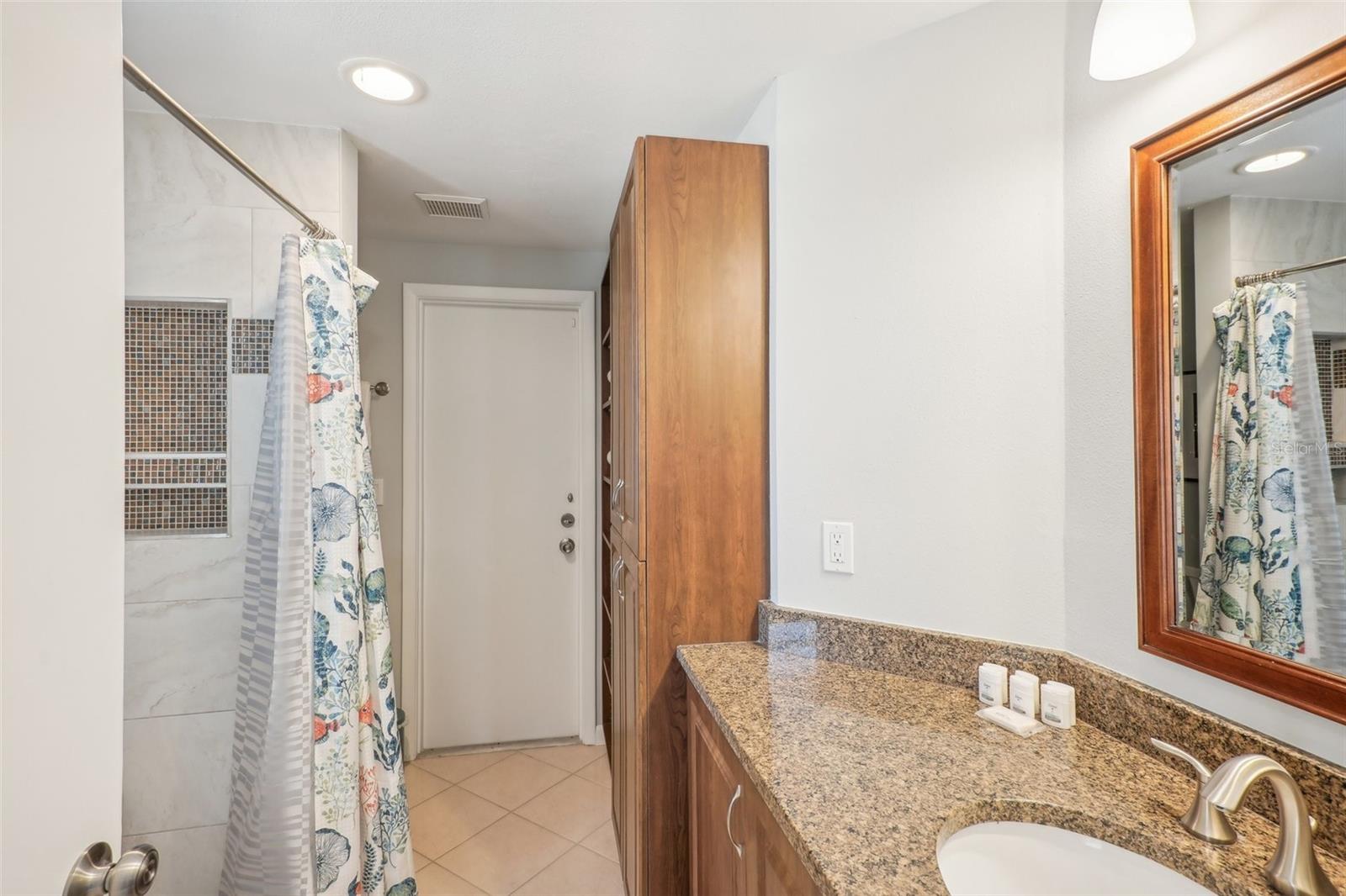 6462 BEECHWOOD AVE, SARASOTA, FL, 34231