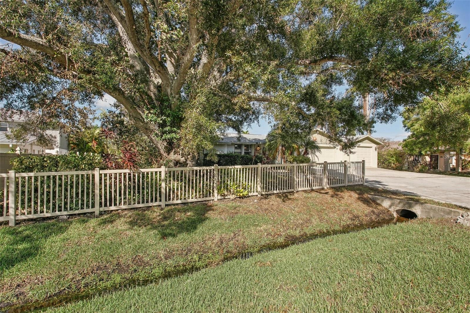 6462 BEECHWOOD AVE, SARASOTA, FL, 34231