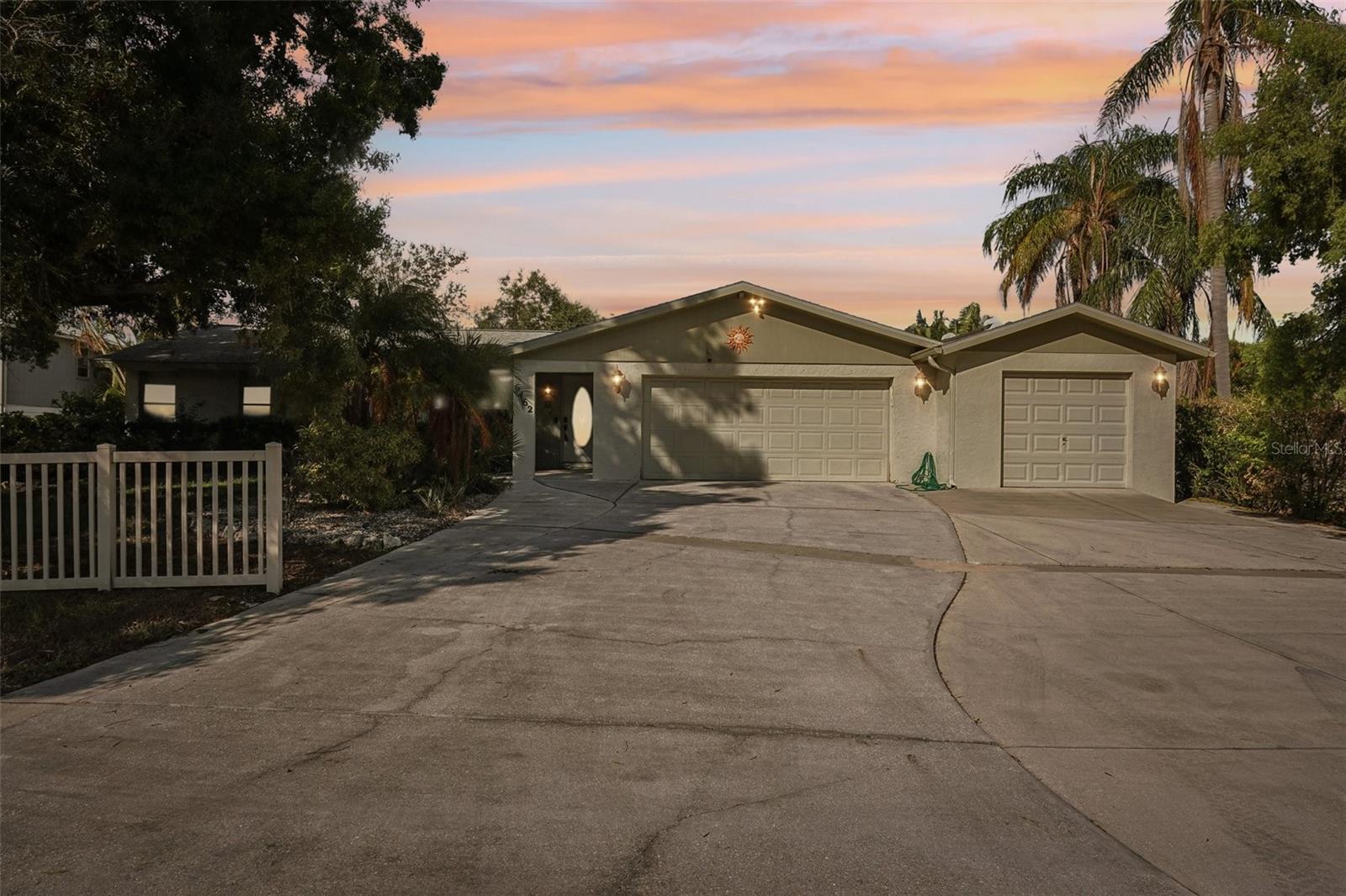 6462 BEECHWOOD AVE, SARASOTA, FL, 34231
