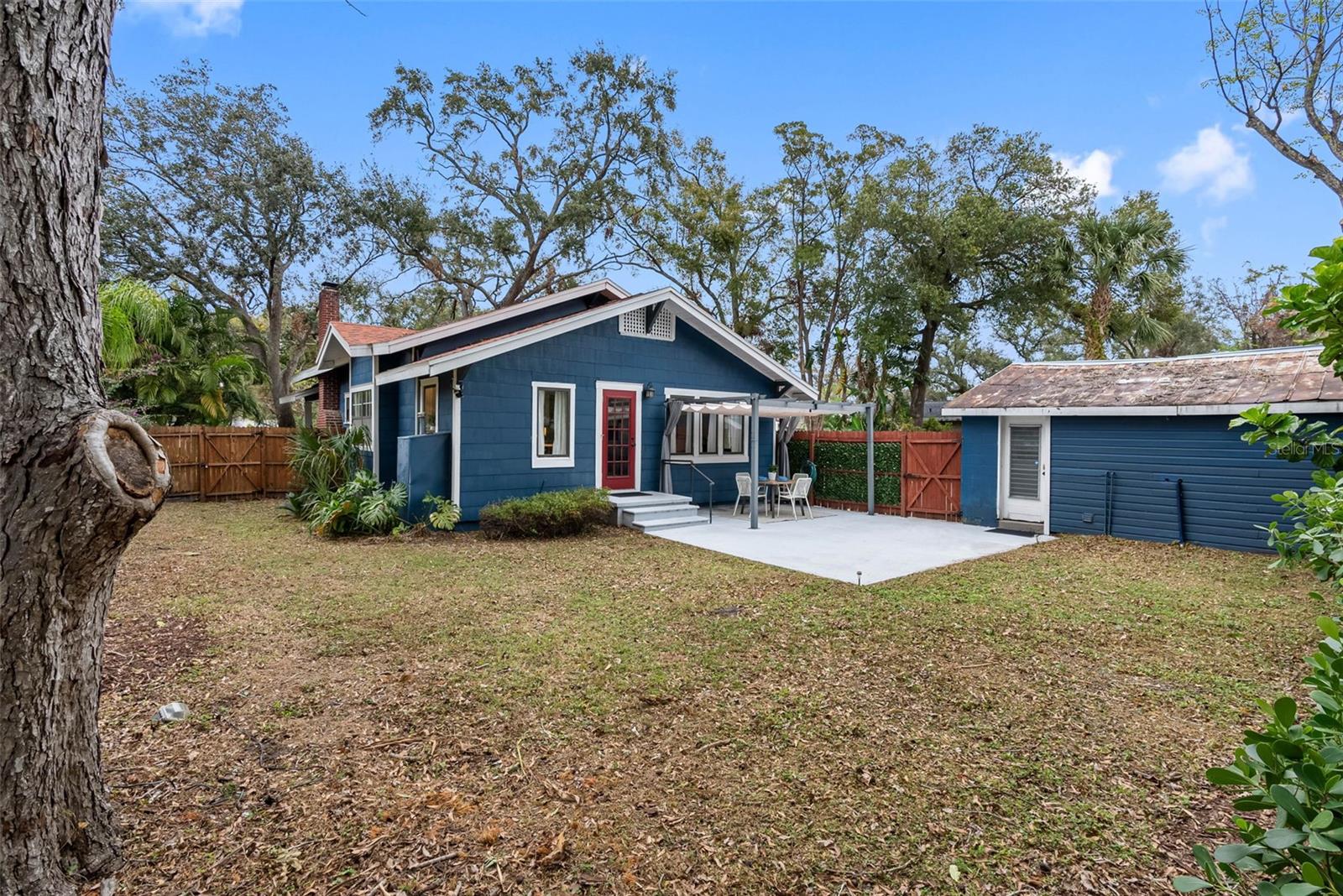 120 W HIAWATHA ST, TAMPA, FL, 33604