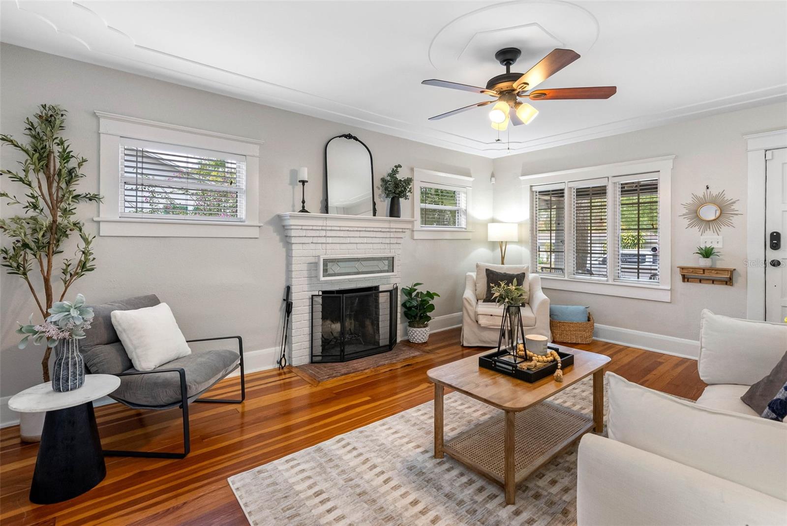 120 W HIAWATHA ST, TAMPA, FL, 33604