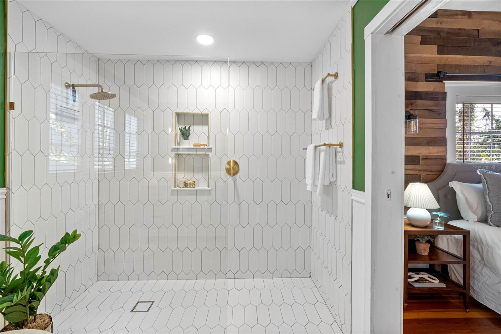 120 W HIAWATHA ST, TAMPA, FL, 33604