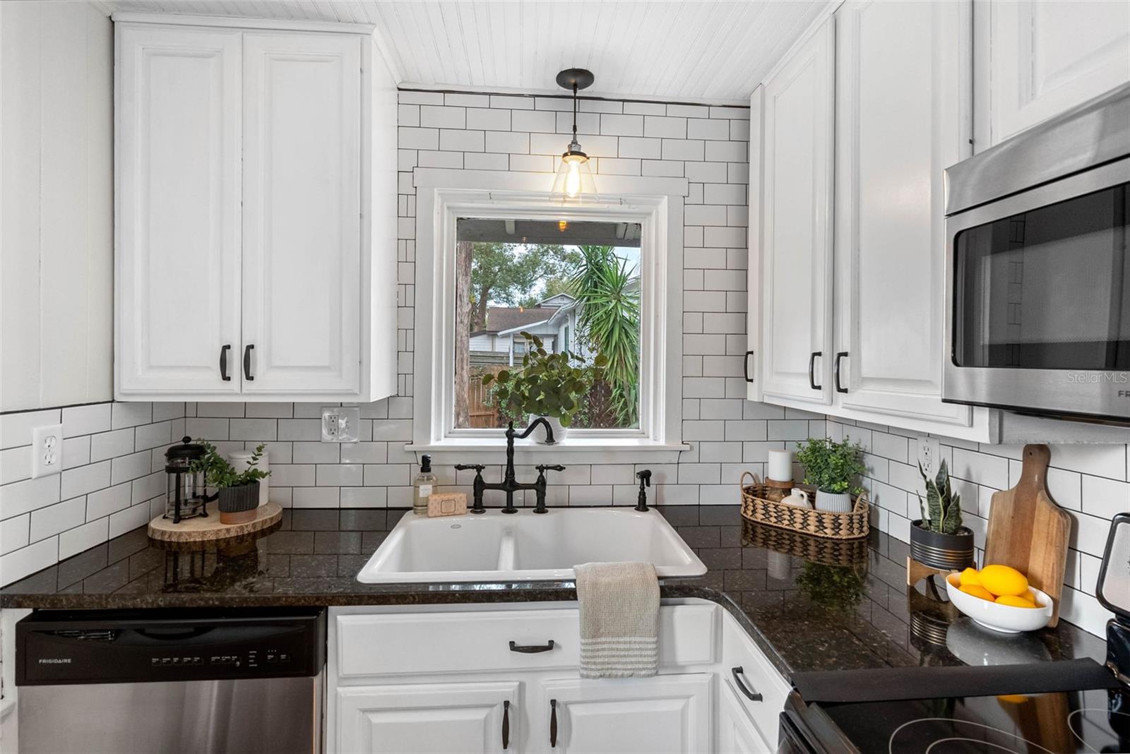 120 W HIAWATHA ST, TAMPA, FL, 33604