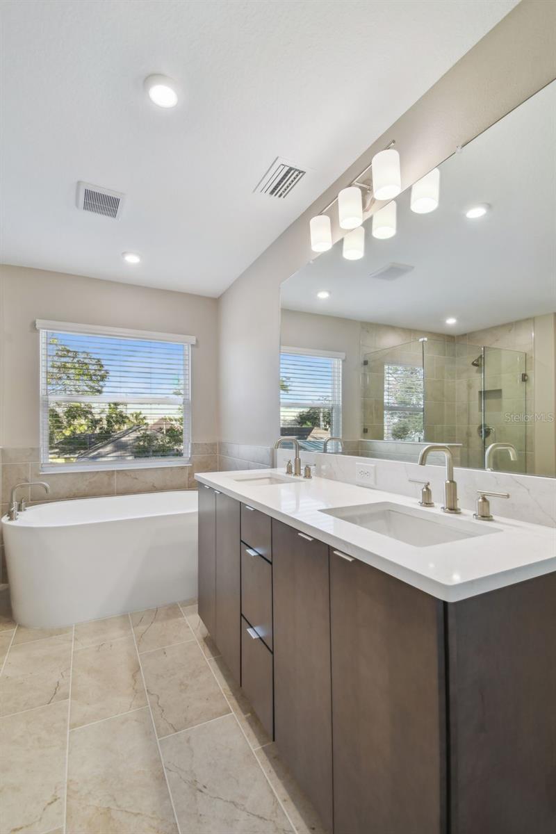 302 W WILDER AVE, TAMPA, FL, 33603