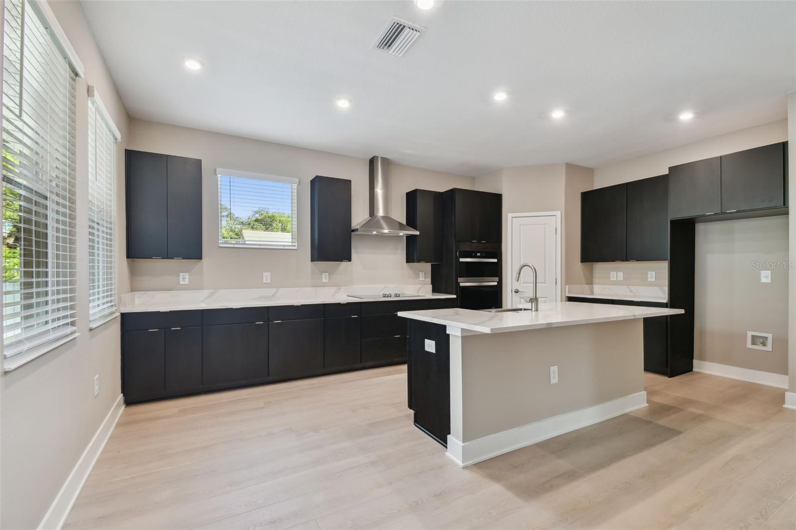 302 W WILDER AVE, TAMPA, FL, 33603