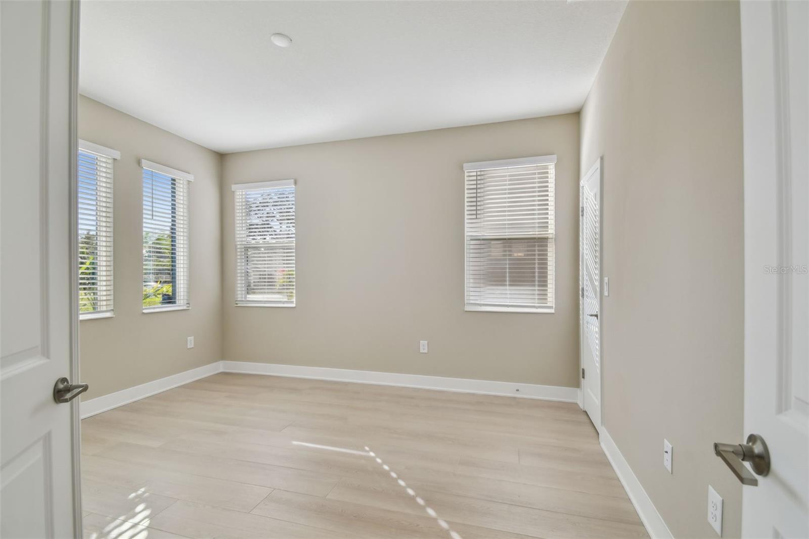 302 W WILDER AVE, TAMPA, FL, 33603