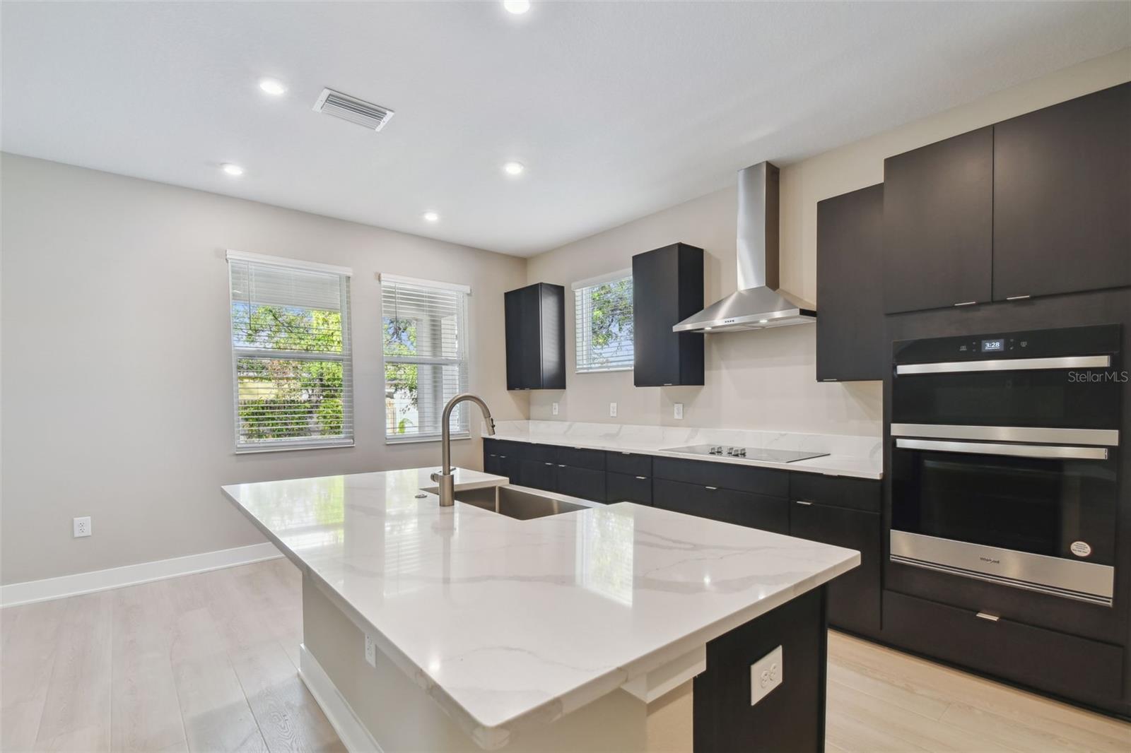 302 W WILDER AVE, TAMPA, FL, 33603