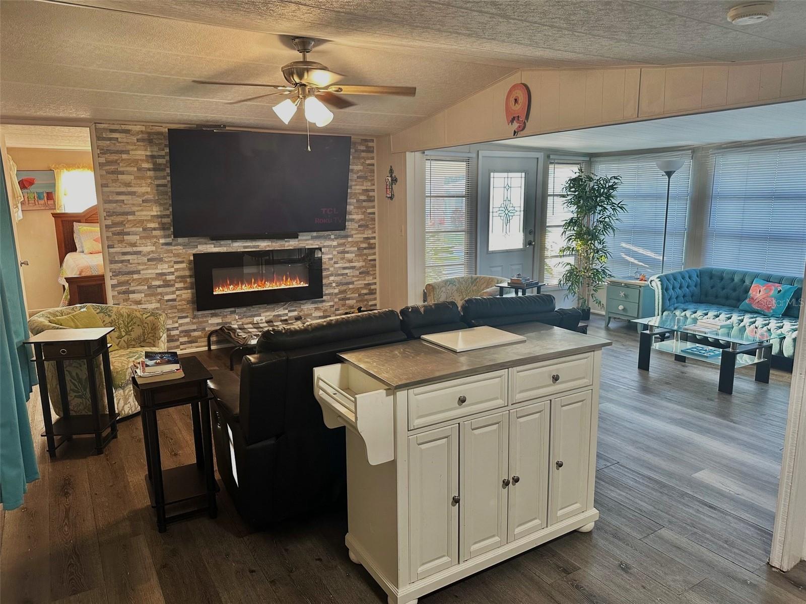 TB8310043 Property Photo