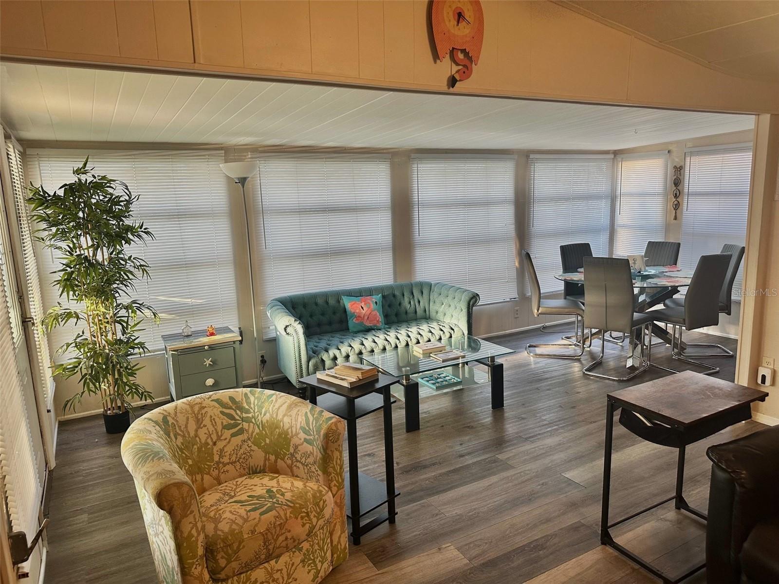 TB8310043 Property Photo