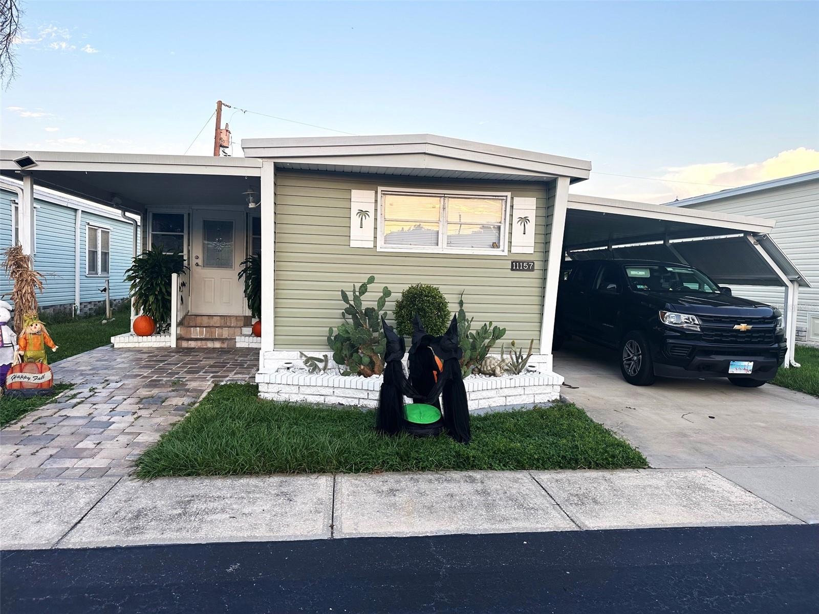 TB8310043 Property Photo