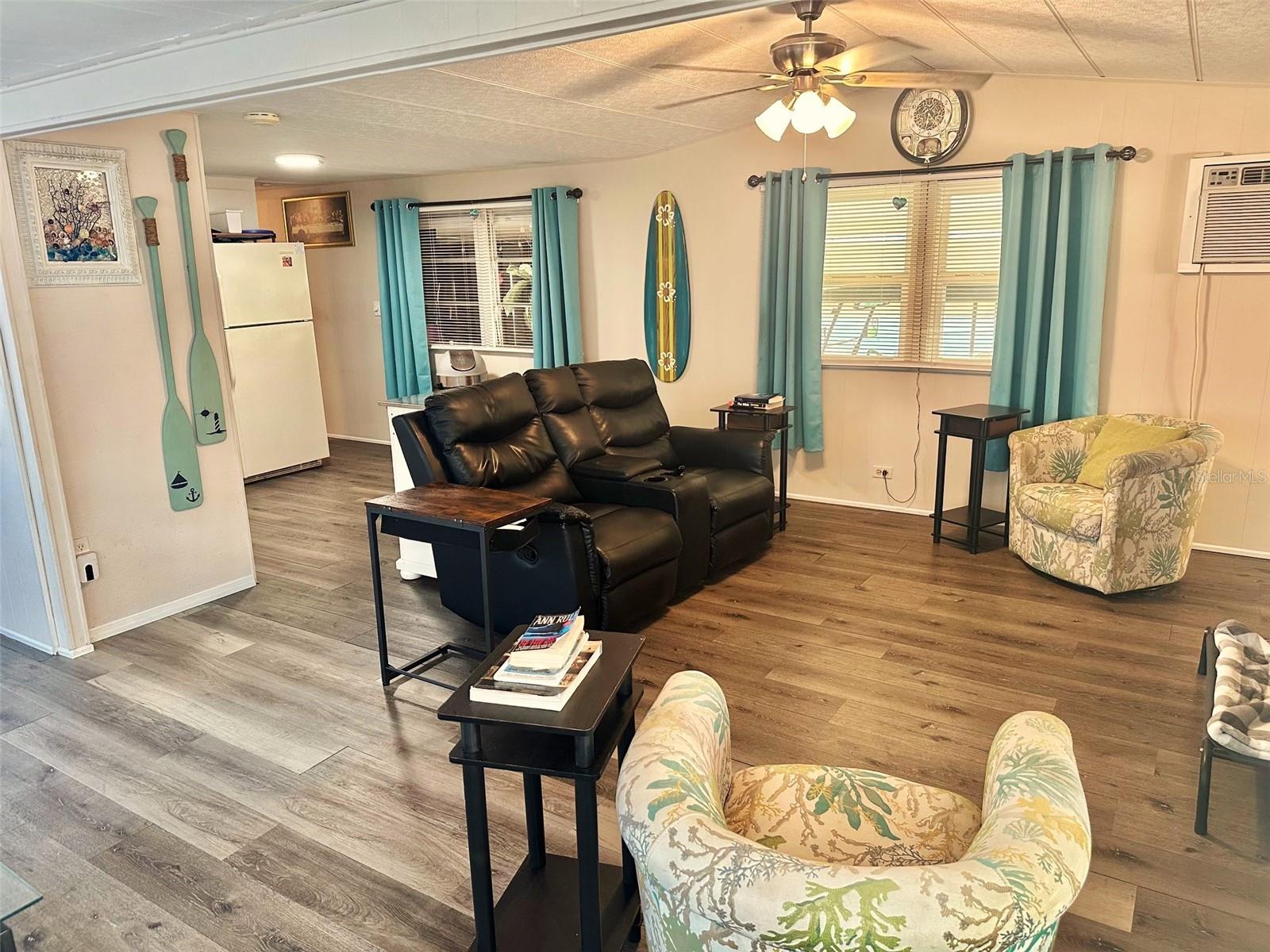 TB8310043 Property Photo