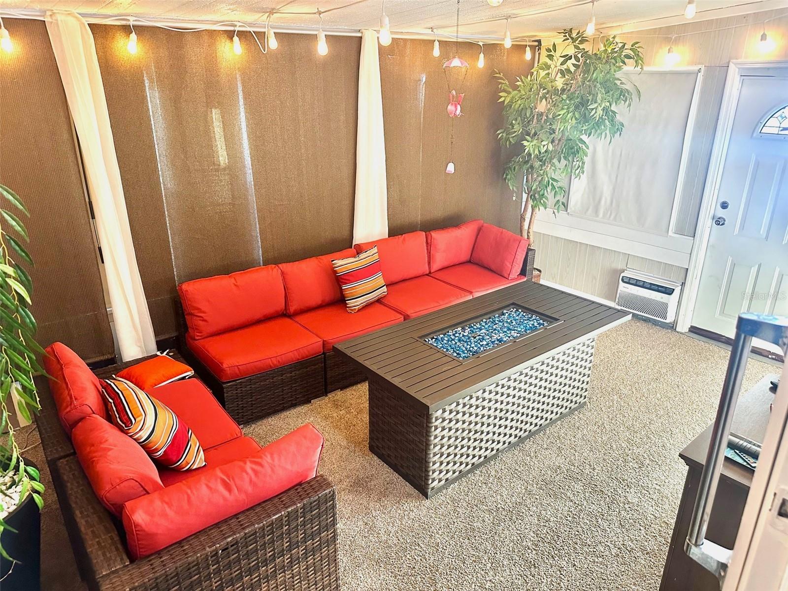 TB8310043 Property Photo