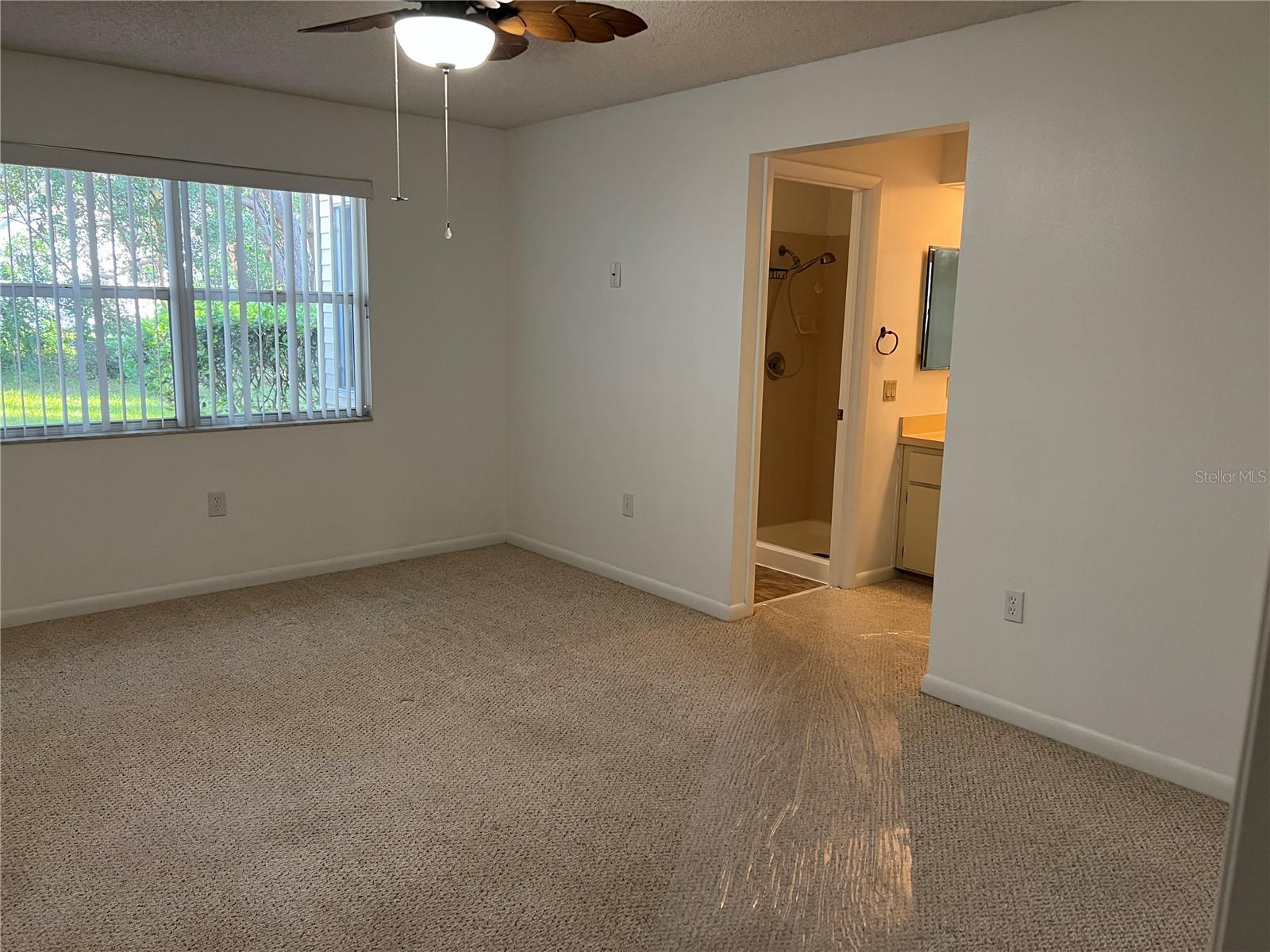 821 DUNDEE CIR, LEESBURG, FL, 34788