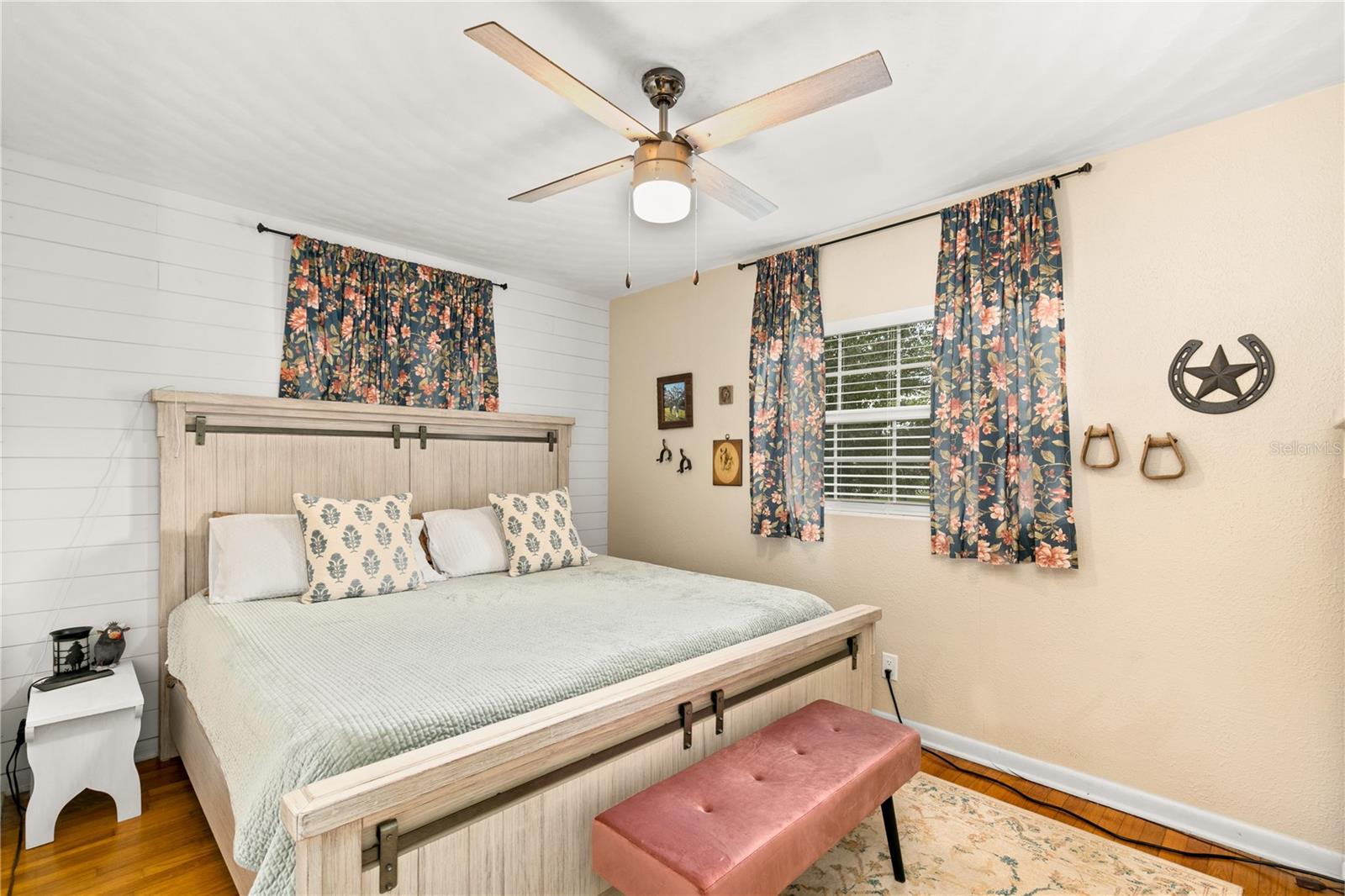 326 N SUNSET DR, MOUNT DORA, FL, 32757