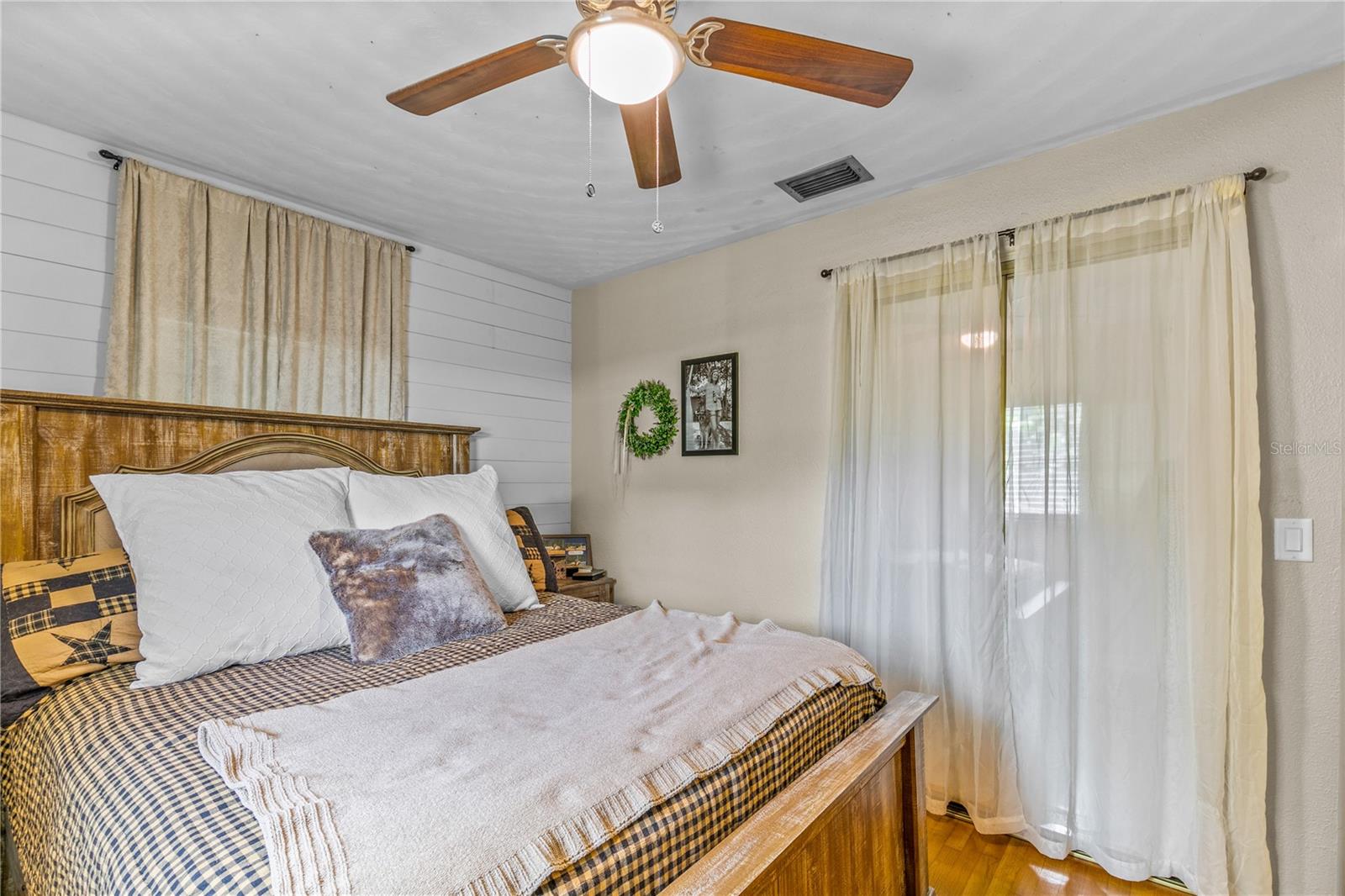 326 N SUNSET DR, MOUNT DORA, FL, 32757