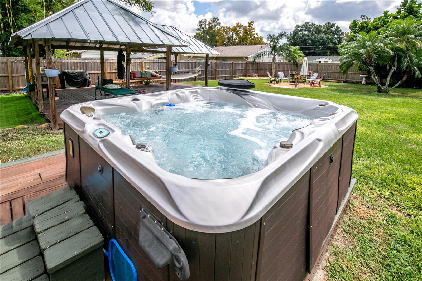 326 N SUNSET DR, MOUNT DORA, FL, 32757