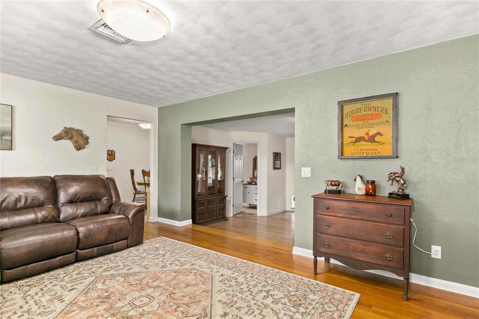 326 N SUNSET DR, MOUNT DORA, FL, 32757