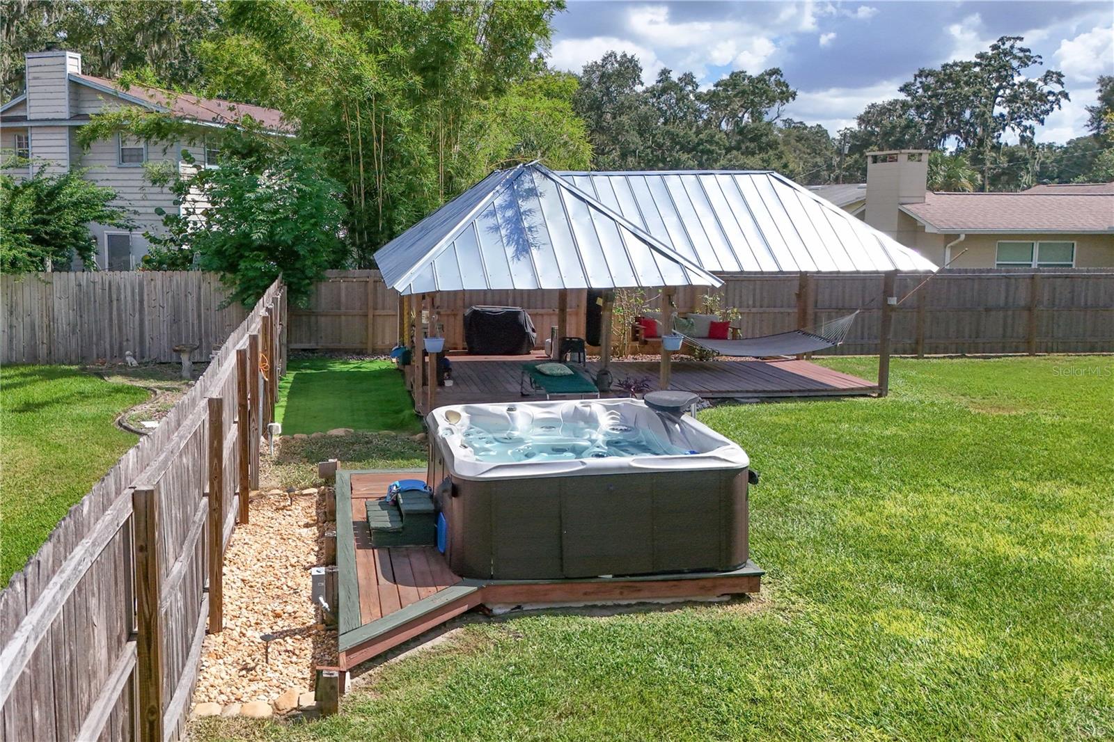 326 N SUNSET DR, MOUNT DORA, FL, 32757