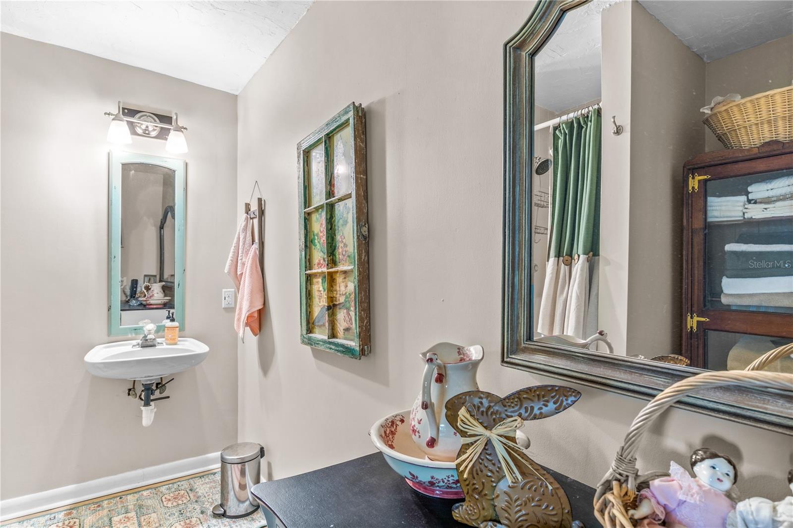 326 N SUNSET DR, MOUNT DORA, FL, 32757