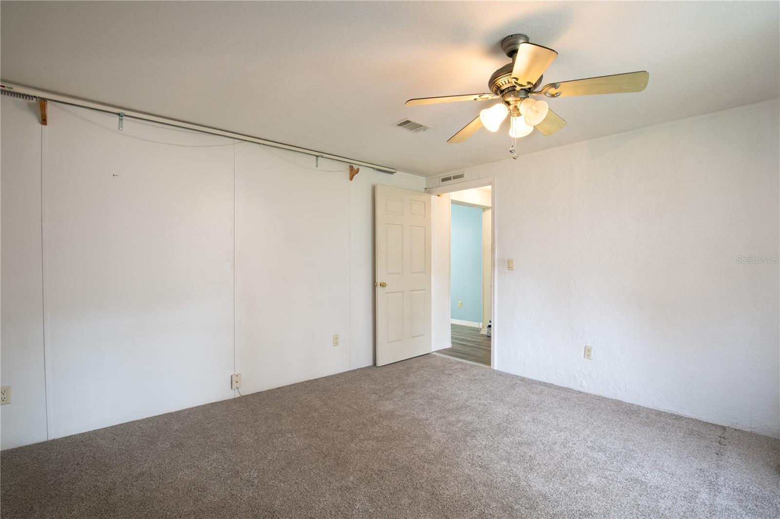 8626 TREASURE ISLAND RD, LEESBURG, FL, 34788