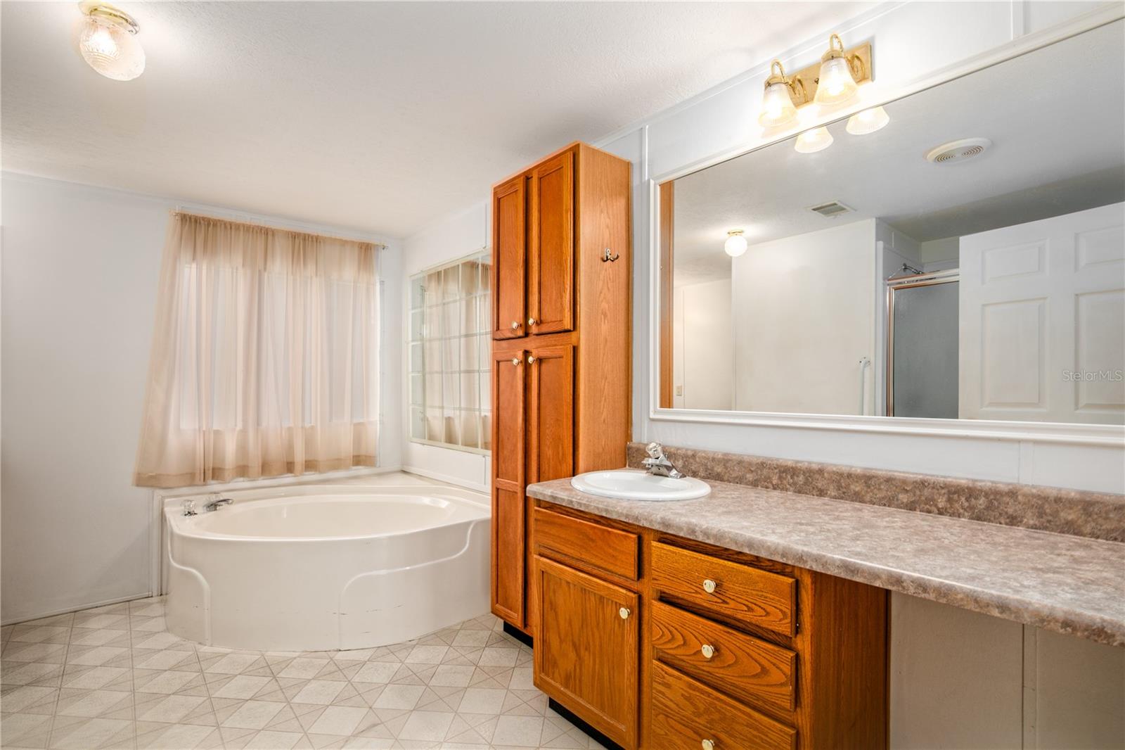 8626 TREASURE ISLAND RD, LEESBURG, FL, 34788