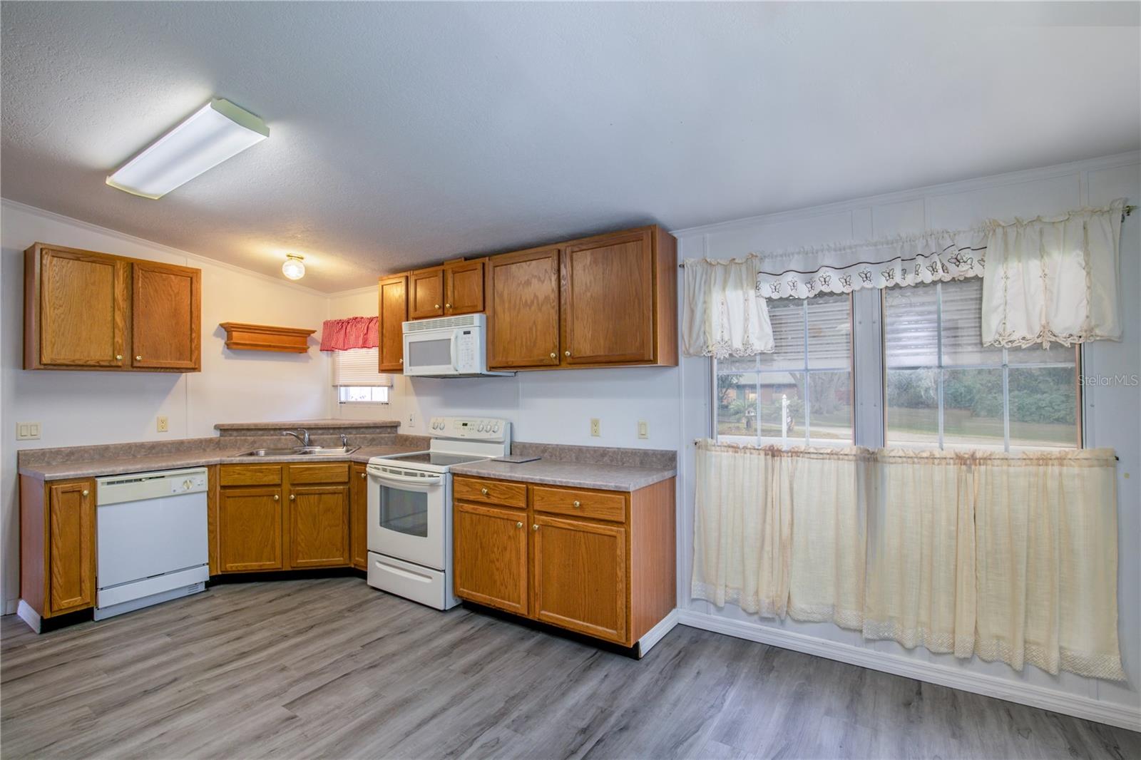 8626 TREASURE ISLAND RD, LEESBURG, FL, 34788