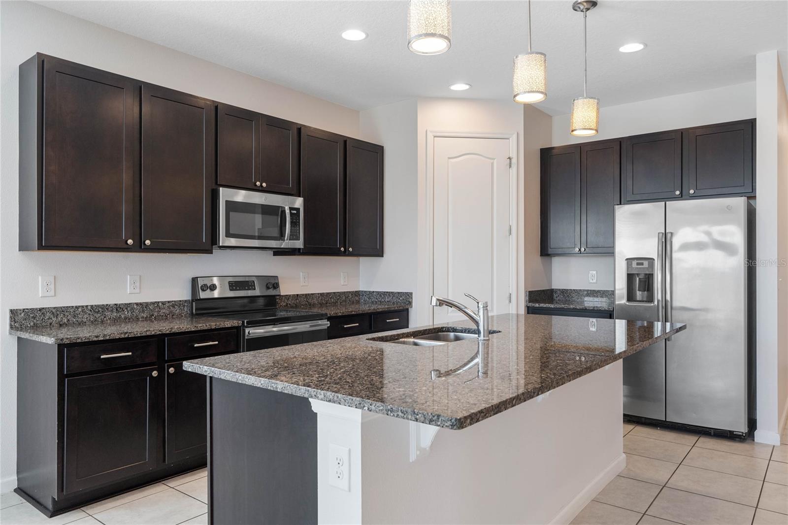 555 MEADOW POINTE DR, HAINES CITY, FL, 33844